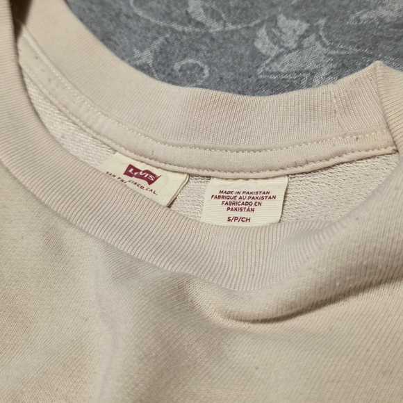 Levi's Graphic Crew in Cream and Pink (Size S, Oversized) - Picture 6 of 7